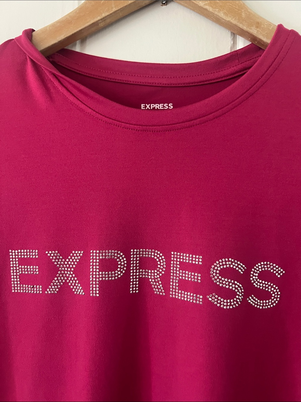 Express Women’s Fuchsia Rhinestone Logo Tee - Picture 2 of 4